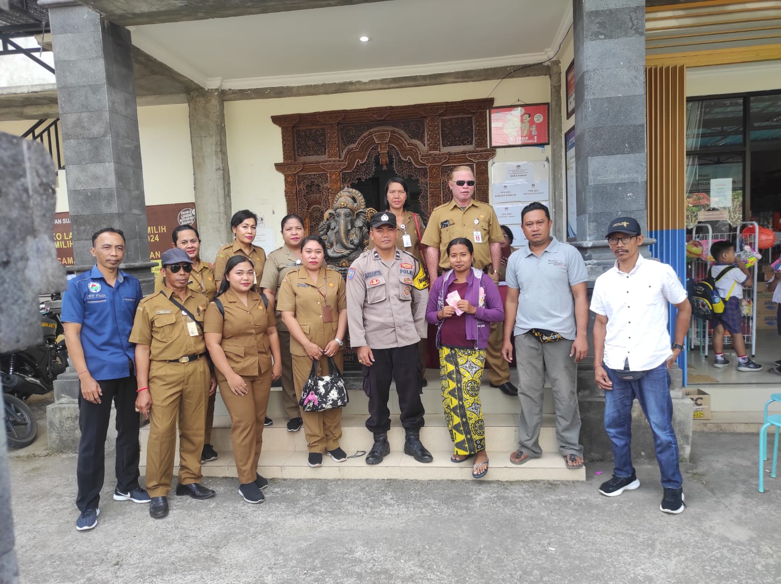 MONITORING PENYERAHAN BLT DANA DESA DI DESA TUSAN, BAKAS, BUNGBUNGAN DAN NYANGLAN