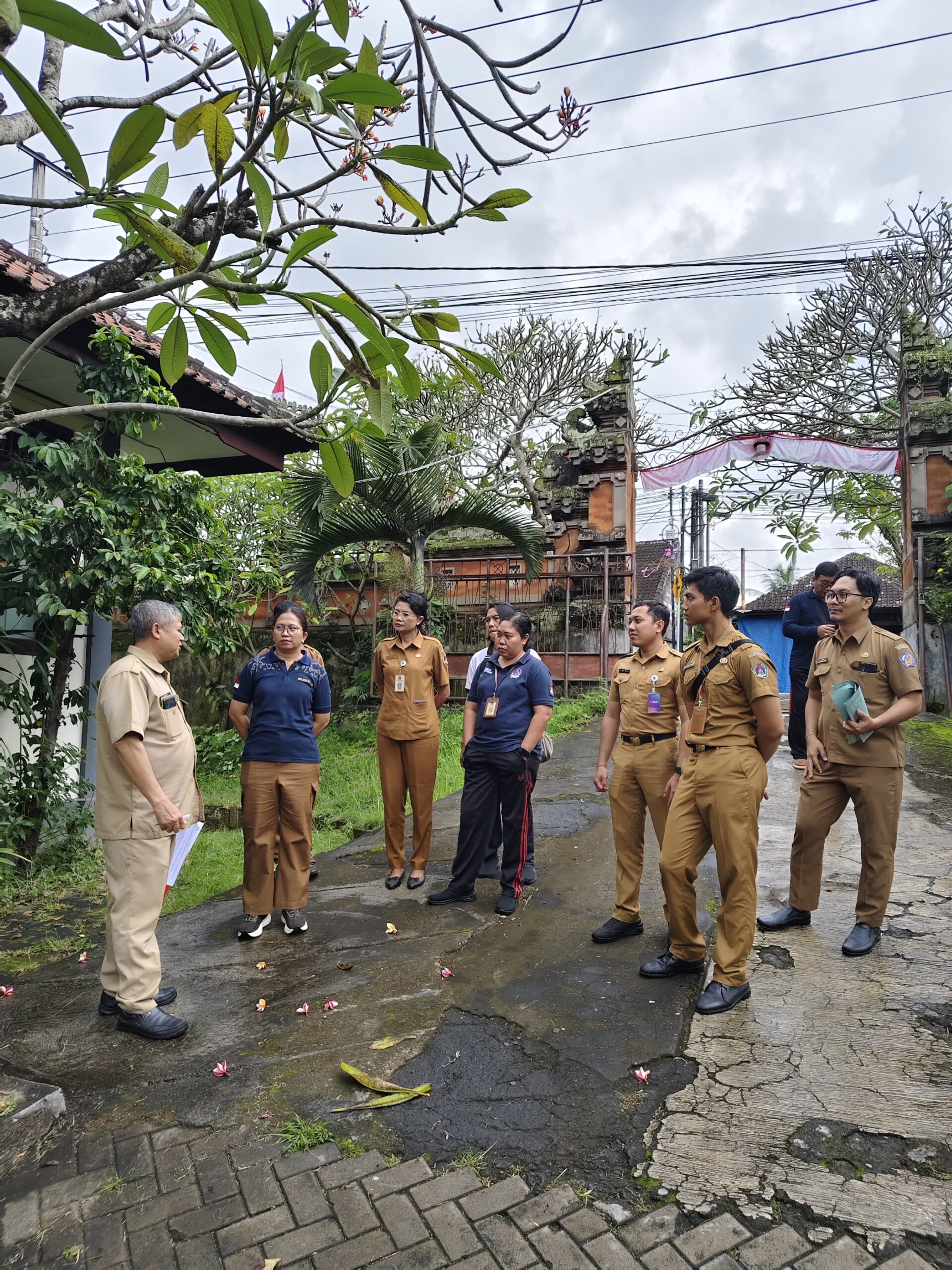 Monitoring Evaluasi PelaksanaanPembatasan Penggunaan Plastik Sekali Pakaidan Pengelolaan Sampah Berbasis Sumber